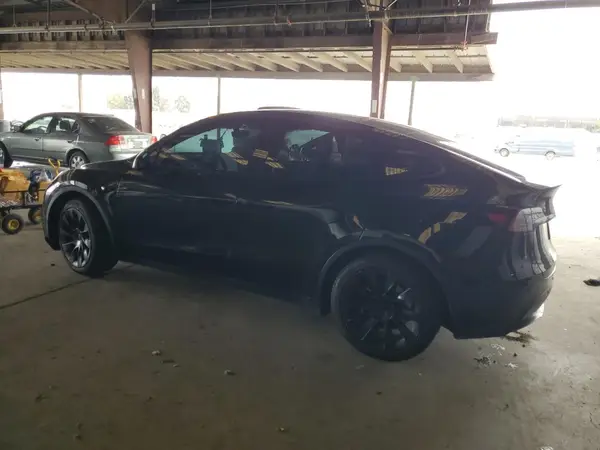 7SAYGAEE1PF926673 2023 TESLA MODEL Y - Image 2