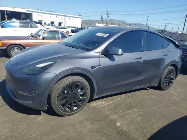 7SAYGAEE1PF948558 2023 TESLA MODEL Y - Image 1