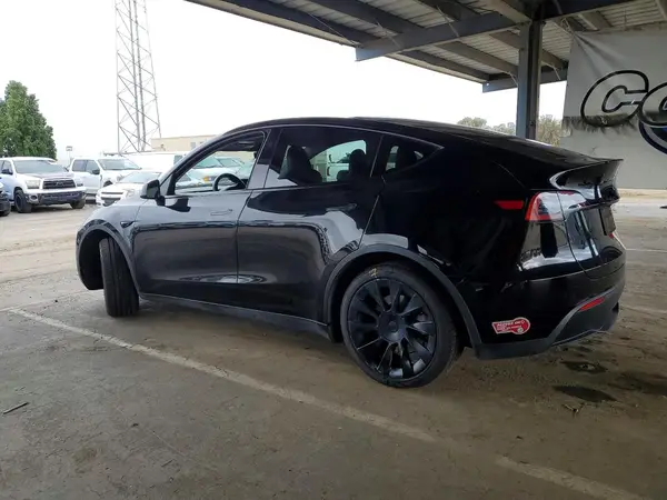 7SAYGAEE1PF958670 2023 TESLA MODEL Y - Image 2