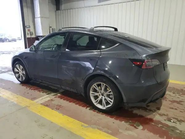 7SAYGAEE1RF005587 2024 TESLA MODEL Y - Image 2