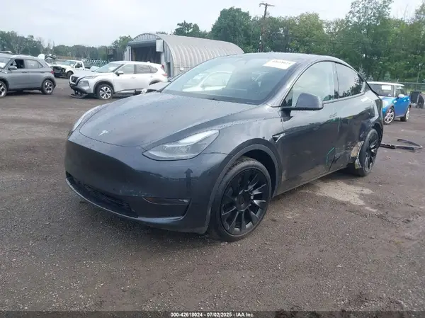7SAYGAEE1RF018713 2024 TESLA MODEL Y - Image 2