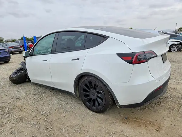 7SAYGAEE1RF049279 2024 TESLA MODEL Y - Image 2