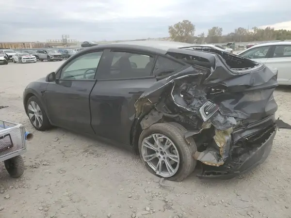 7SAYGAEE1RF066969 2024 TESLA MODEL Y - Image 2