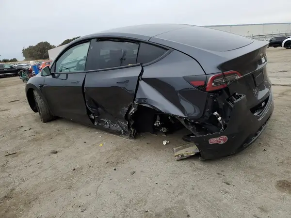 7SAYGAEE1RF082203 2024 TESLA MODEL Y - Image 2
