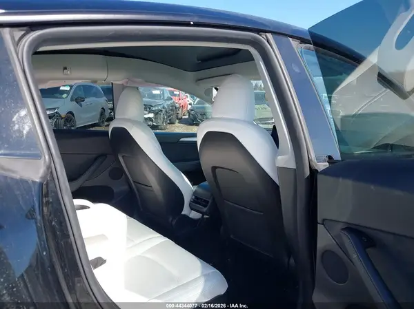 7SAYGAEE1RF100568 2024 TESLA MODEL Y - Image 8