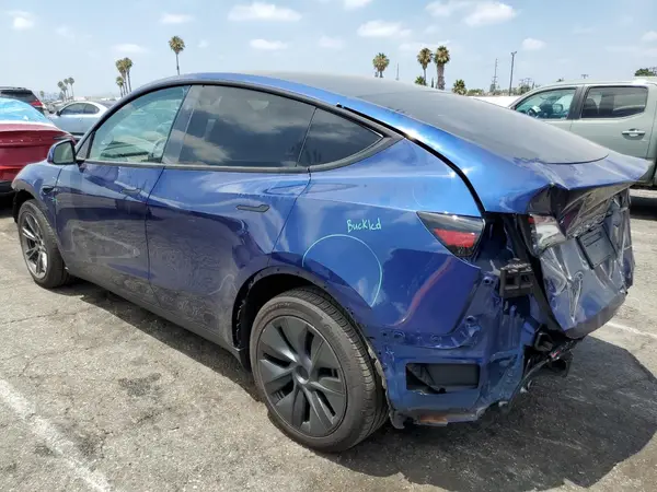 7SAYGAEE1RF105091 2024 TESLA MODEL Y - Image 2