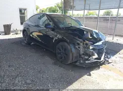 7SAYGAEE1RF105219 2024 TESLA MODEL Y