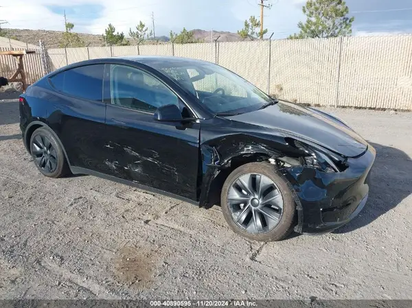 7SAYGAEE1RF113790 2024 TESLA MODEL Y - Image 1