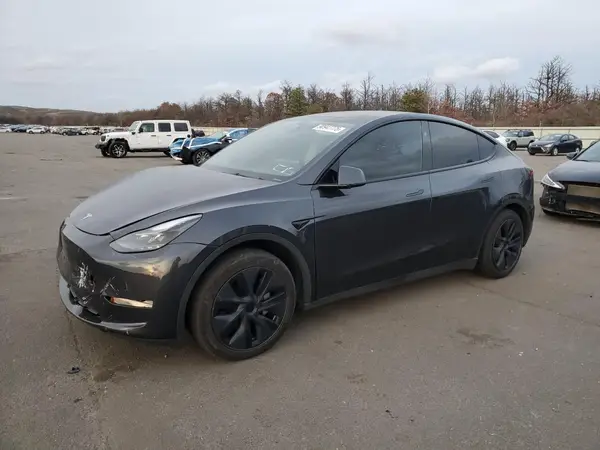 7SAYGAEE1RF116155 2024 TESLA MODEL Y - Image 1