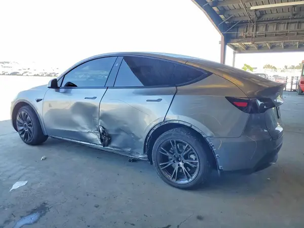 7SAYGAEE1RF127897 2024 TESLA MODEL Y - Image 2