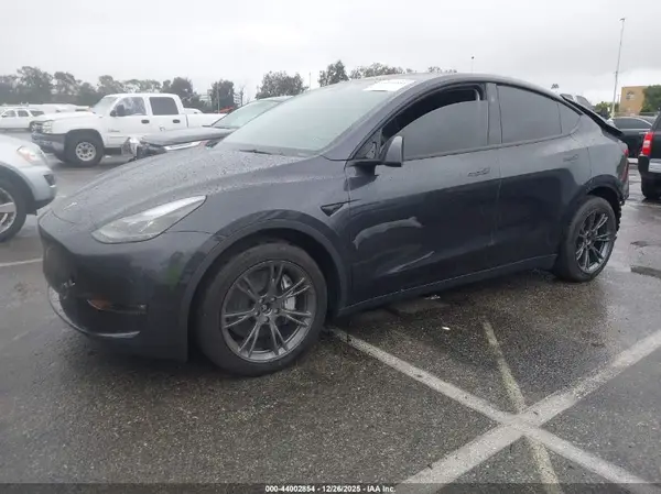 7SAYGAEE1RF127902 2024 TESLA MODEL Y - Image 2