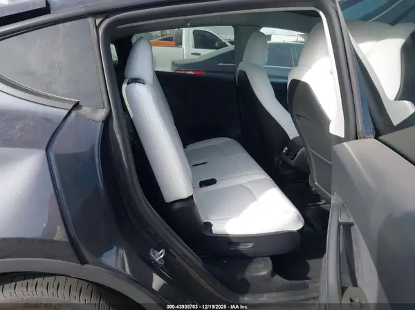 7SAYGAEE1RF153562 2024 TESLA MODEL Y - Image 8
