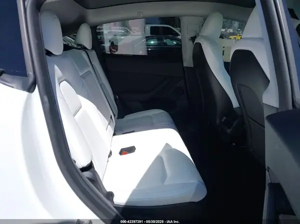 7SAYGAEE1RF165825 2024 TESLA MODEL Y - Image 8