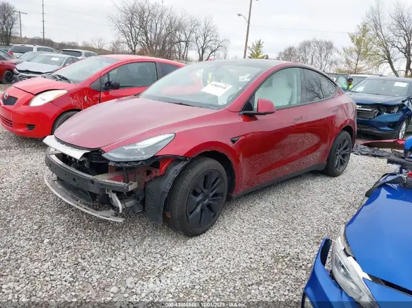 7SAYGAEE1RF176842 2024 TESLA MODEL Y - Image 2