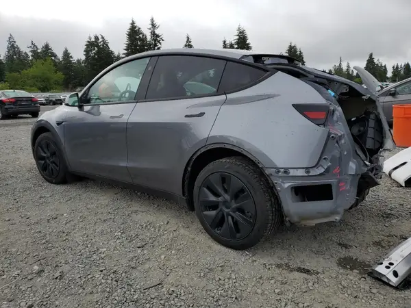 7SAYGAEE1RF179143 2024 TESLA MODEL Y - Image 2