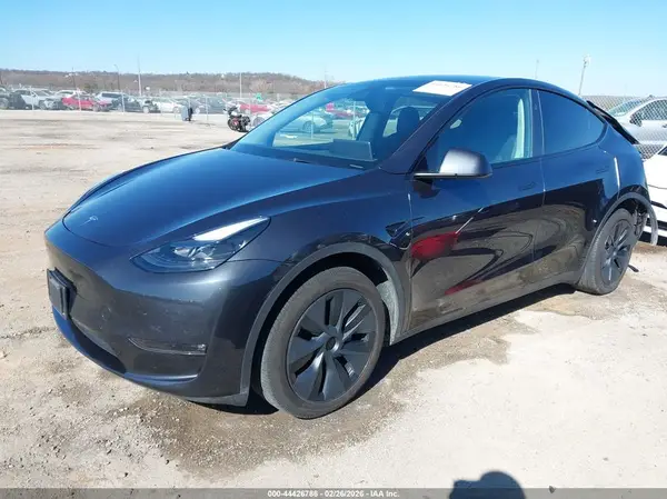 7SAYGAEE1RF180700 2024 TESLA MODEL Y - Image 2