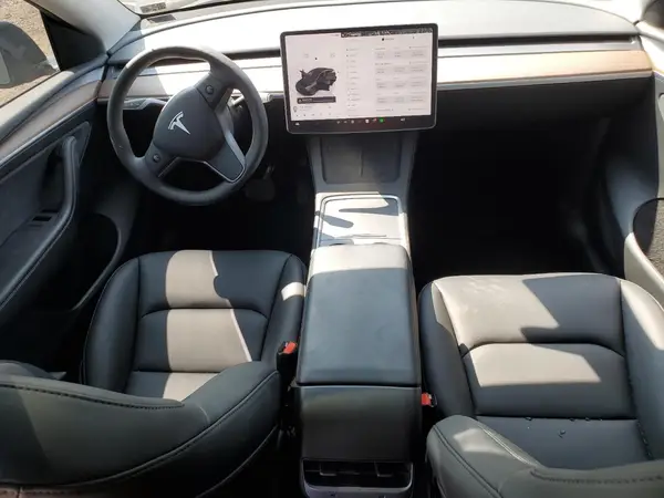 7SAYGAEE1RF185847 2024 TESLA MODEL Y - Image 8