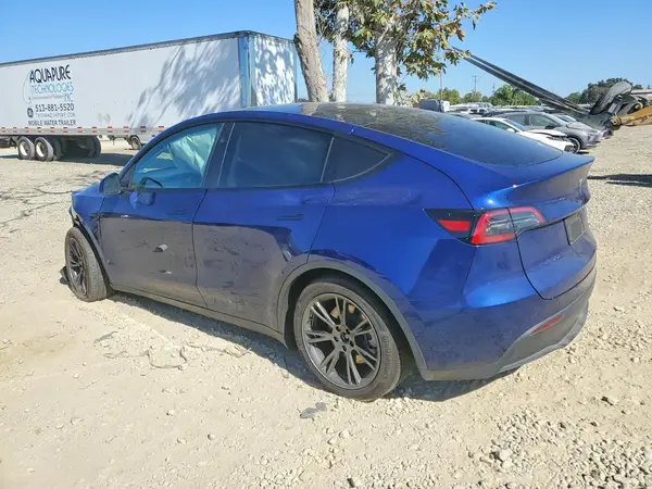 7SAYGAEE1RF211556 2024 TESLA MODEL Y - Image 2