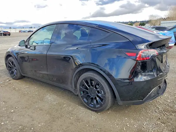 7SAYGAEE1RF983832 2024 TESLA MODEL Y - Image 2