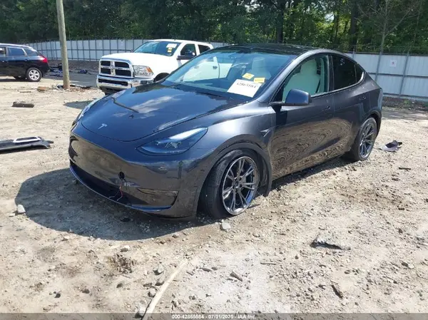 7SAYGAEE1SF232008 2025 TESLA MODEL Y - Image 2