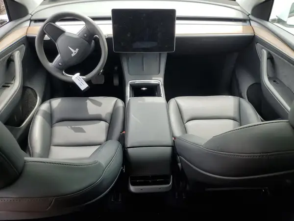 7SAYGAEE1SF238195 2025 TESLA MODEL Y - Image 8