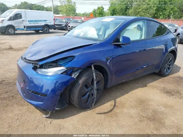 7SAYGAEE1SF251030 2025 TESLA MODEL Y - Image 2