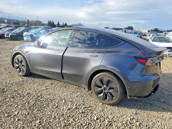 7SAYGAEE1SF260360 2025 TESLA MODEL Y - Image 2