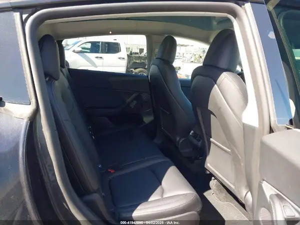 7SAYGAEE1SF262383 2025 TESLA MODEL Y - Image 8