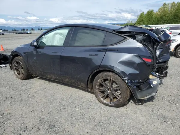 7SAYGAEE1SF282178 2025 TESLA MODEL Y - Image 2