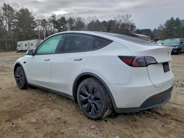 7SAYGAEE1SF295206 2025 TESLA MODEL Y - Image 2