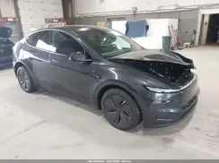 7SAYGAEE1TF676118 2026 TESLA MODEL Y