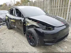 7SAYGAEE2NF307710 2022 TESLA MODEL Y