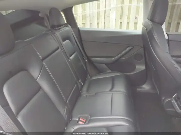 7SAYGAEE2NF307710 2022 TESLA MODEL Y - Image 8