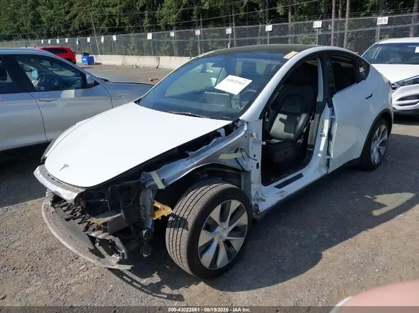 7SAYGAEE2NF316018 2022 TESLA MODEL Y - Image 2