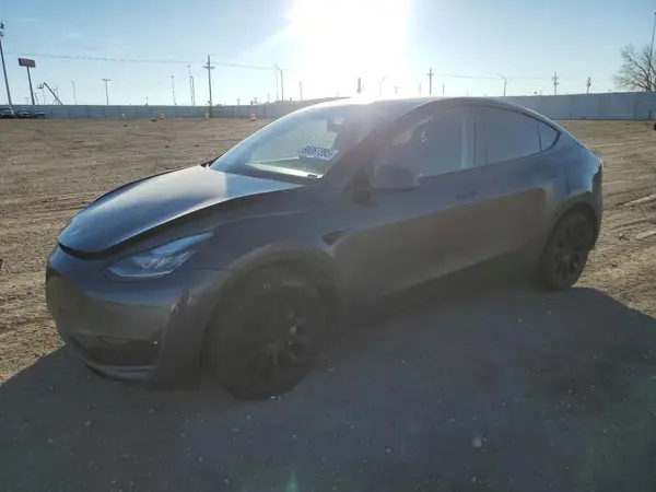 7SAYGAEE2NF328699 2022 TESLA MODEL Y - Image 1