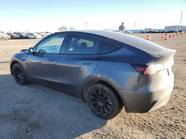 7SAYGAEE2NF328699 2022 TESLA MODEL Y - Image 2