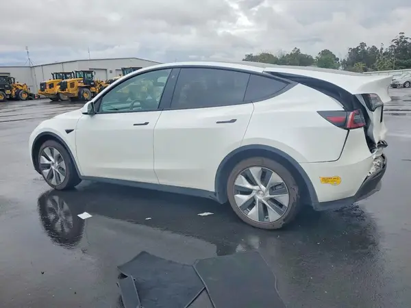 7SAYGAEE2NF348211 2022 TESLA MODEL Y - Image 2
