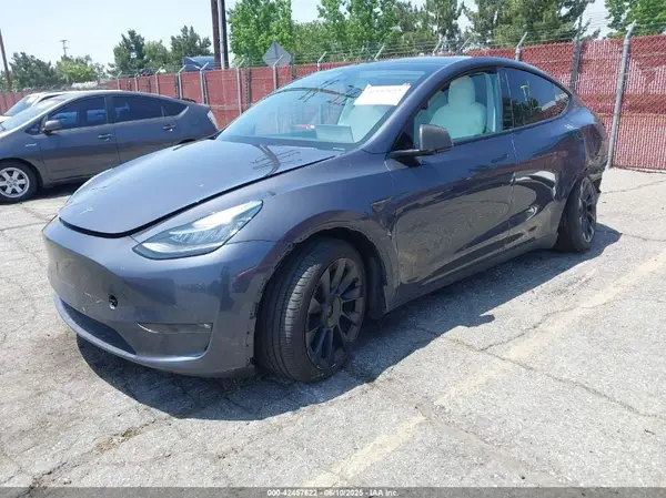 7SAYGAEE2NF358401 2022 TESLA MODEL Y - Image 2