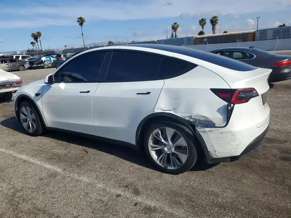 7SAYGAEE2NF360519 2022 TESLA MODEL Y - Image 2