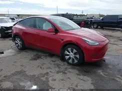 7SAYGAEE2NF361315 2022 TESLA MODEL Y