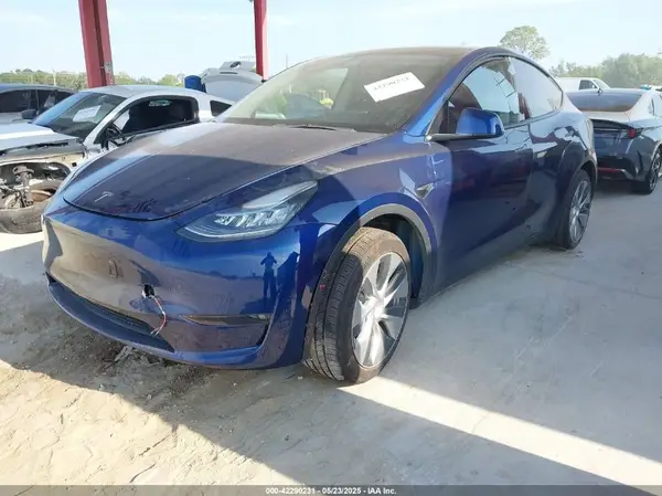 7SAYGAEE2NF364733 2022 TESLA MODEL Y - Image 2