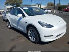 7SAYGAEE2NF365977 2022 TESLA MODEL Y