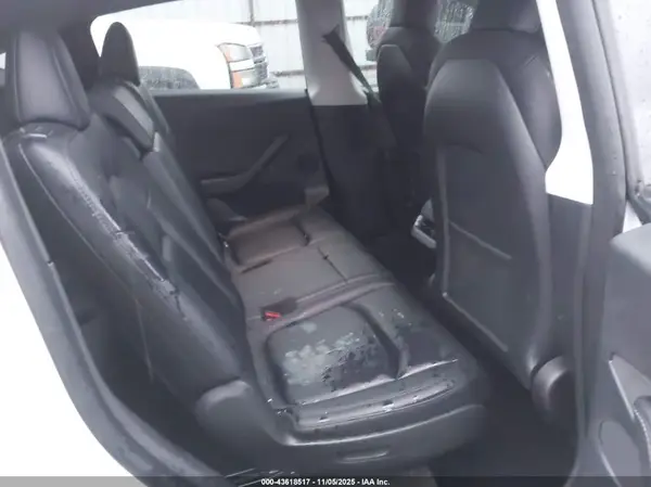 7SAYGAEE2NF384464 2022 TESLA MODEL Y - Image 8