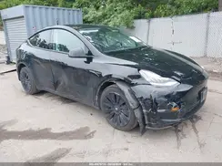 7SAYGAEE2NF388417 2022 TESLA MODEL Y