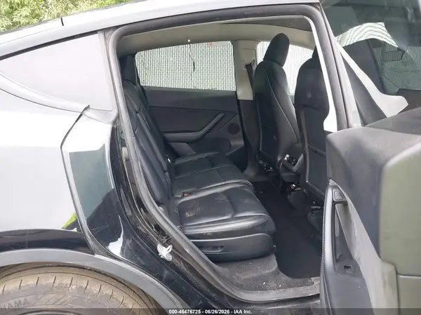 7SAYGAEE2NF388417 2022 TESLA MODEL Y - Image 8