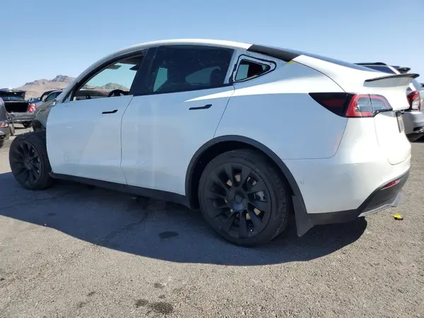 7SAYGAEE2NF388479 2022 TESLA MODEL Y - Image 2