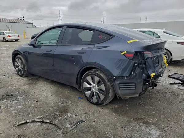 7SAYGAEE2NF389907 2022 TESLA MODEL Y - Image 2