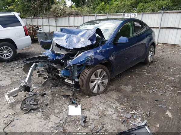 7SAYGAEE2NF426650 2022 TESLA MODEL Y - Image 2