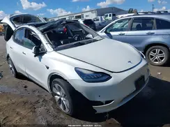 7SAYGAEE2NF429211 2022 TESLA MODEL Y