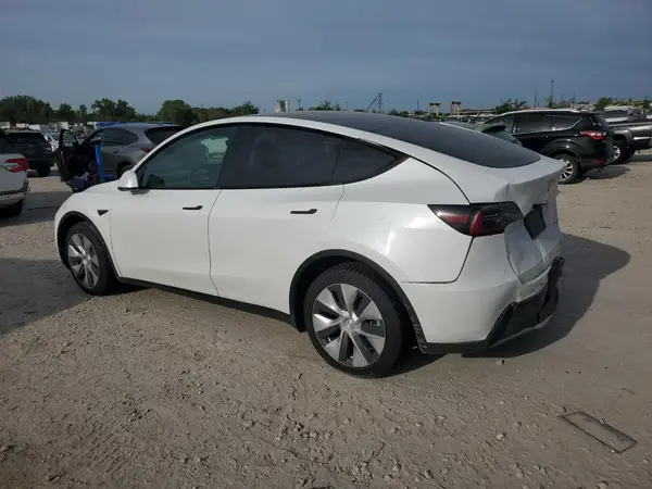 7SAYGAEE2NF431167 2022 TESLA MODEL Y - Image 2